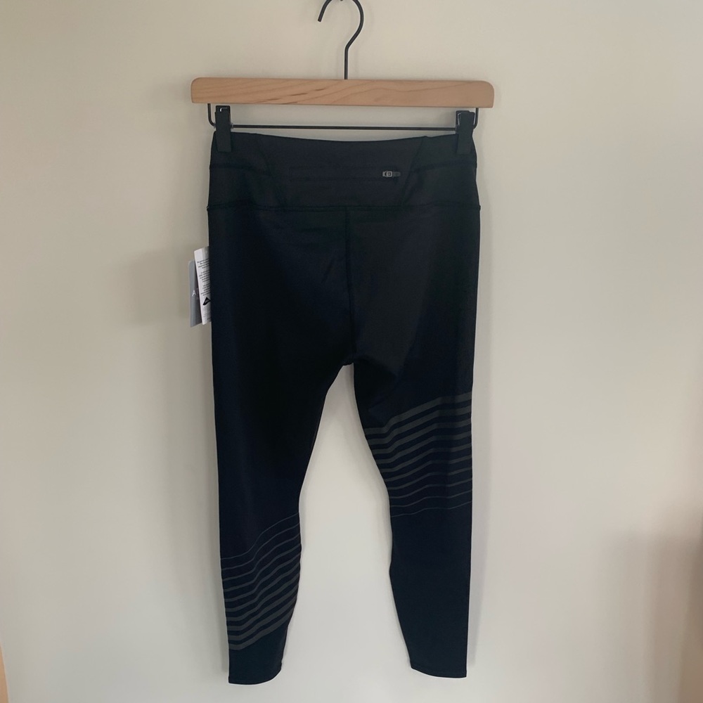 NWT Athleta Reflective Detail Sonar 7/8 Tight S - Picture 5 of 8